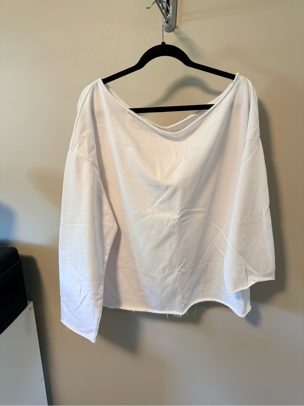 Commense White Off-Shoulder Lightweight Sweatshirt